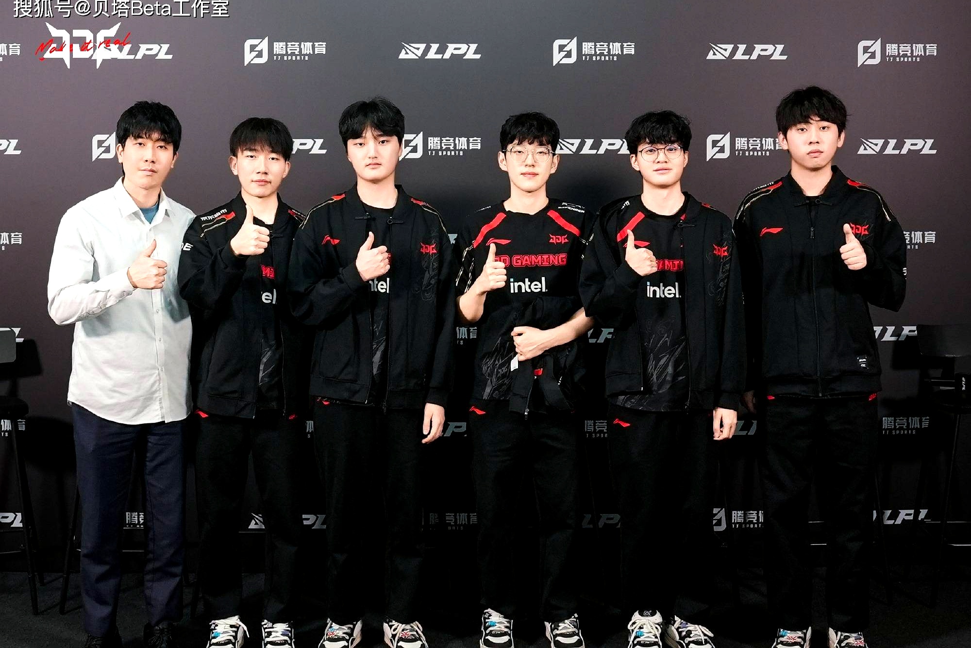 FPX横扫T1,Perkz打出惊人五杀宿敌对决全球总决赛,锁定晋级资格 FPX横扫T1,Perkz打出惊人五杀宿敌对决全球总决赛,锁定晋级资格