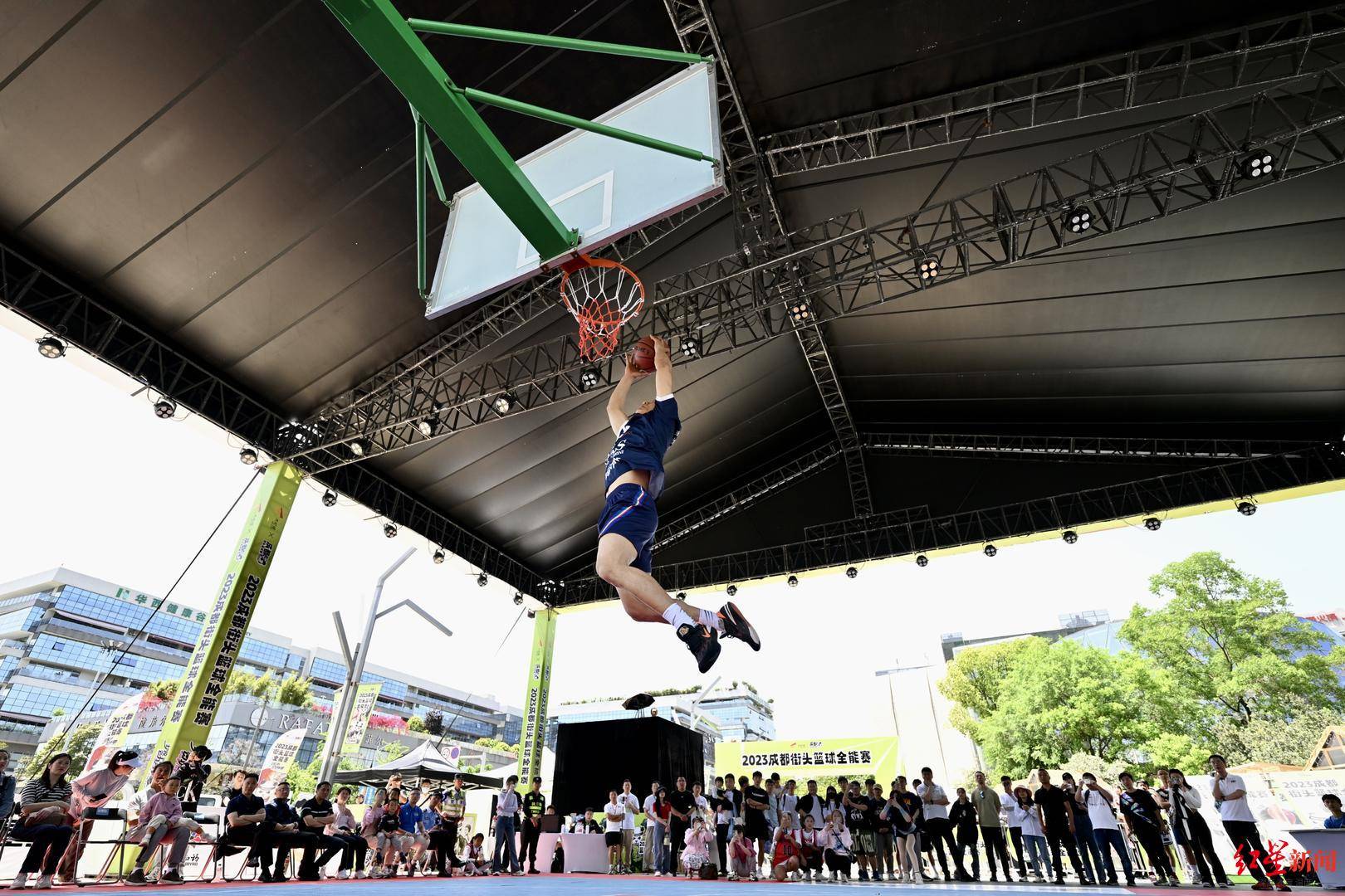 开云APP-FLY翻盘TSM，Xiaohu开启传奇时刻宿命之战成都决赛之夜，点燃全场激情的简单介绍