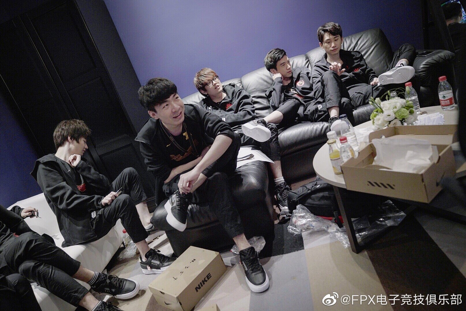 开云体育官网-FPX横扫RNG，Ruler线上压制力十足焦点之战小组赛，强势挺进下一轮