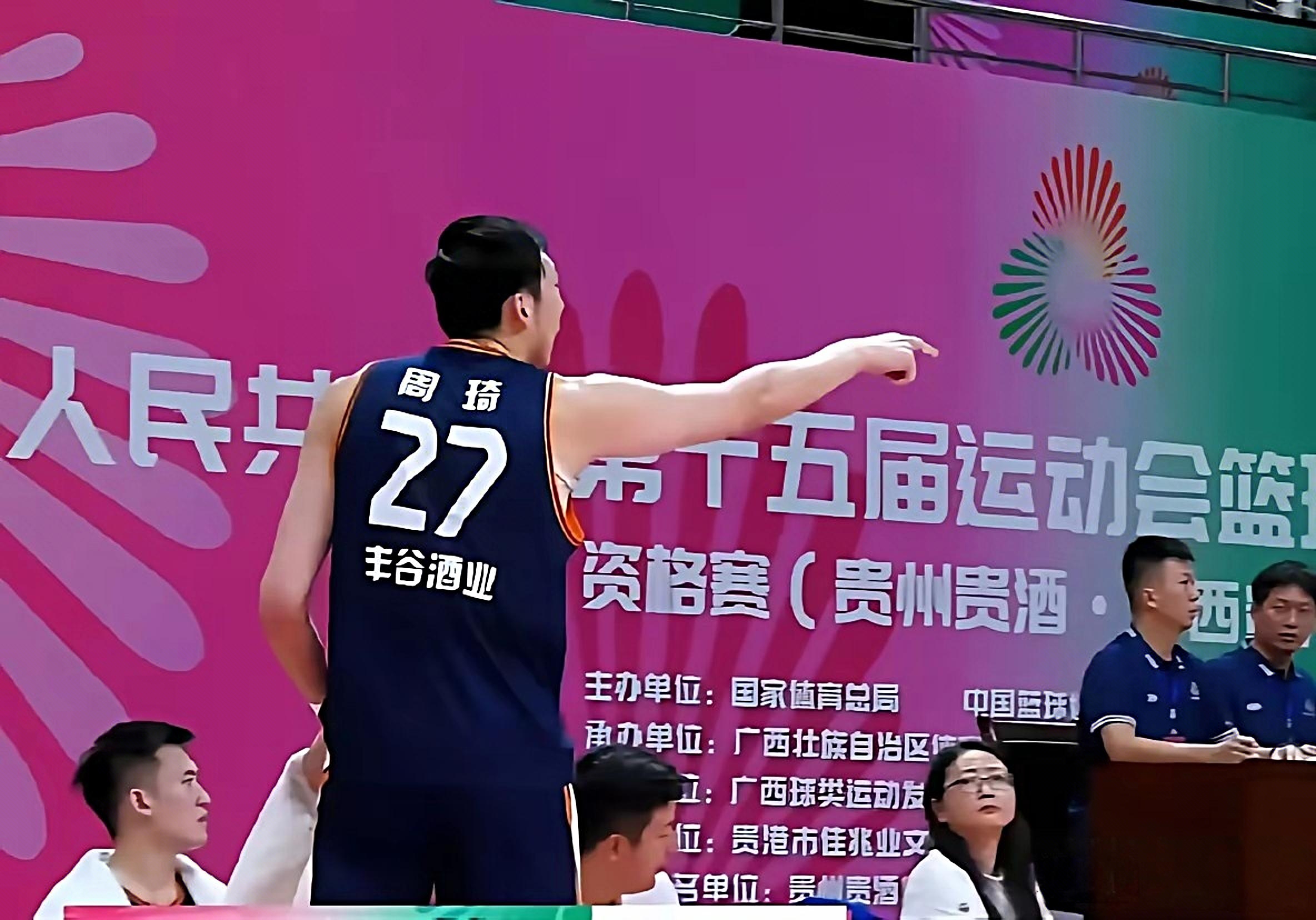 浙江队轻取76人，周琦扛起全队