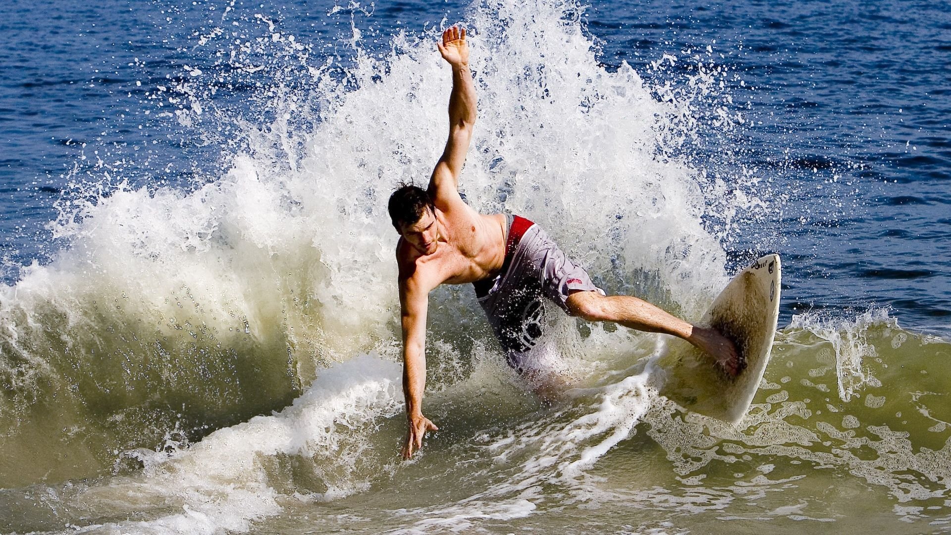当布伦森的血管里流淌着冰碴，两颗心脏在不同赛场为勇敢者证言